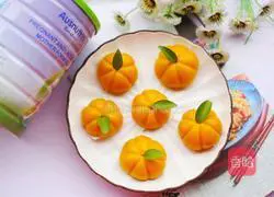 Illustration of how to make pumpkin orange lanterns 16