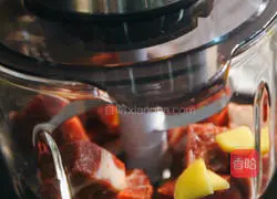 Illustration of how to make water chestnut millet beef balls 3