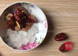 Illustration of how to make Tremella, Lotus Seed and Red Date Soup 2