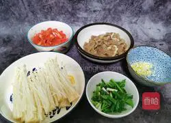 Illustration of how to make tomato and fat beef soup 3