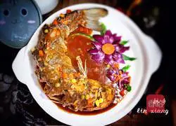 Illustration of making sweet and sour crispy grass carp 23