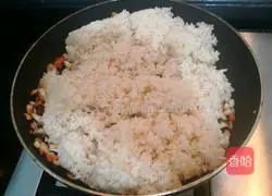 Illustration of how to make salted egg yolk and pork floss siomai 12