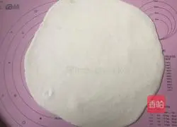 Illustration of how to make crumbly layer cake 12