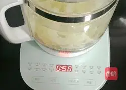 Illustration of how to make glutinous rice balls stuffed with white fungus and rice wine 6