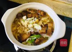 Illustration of how to make casserole with braised pork and sauerkraut 6