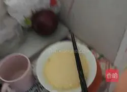 Illustration of how to make fried egg pancake 5