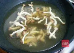 Illustration of how to make three fresh tofu soup 6