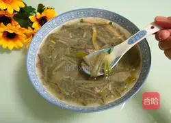 Illustration of shredded pork and water shield soup 8