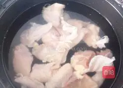 Illustration of how to make chicken soup 2