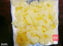 Lotus seed lily white fungus soup Practice illustration 3