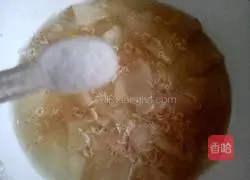 Winter Melon and Shrimp Skin Soup Recipe Illustration 9