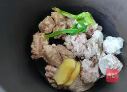 Illustration of how to make Dabu Pork Ribs Soup 2
