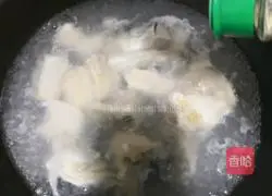 Illustration of how to make seabass soup 3