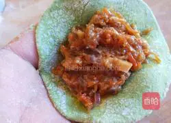 Xinwen Gourmet Lamb, Carrot and Hundred Ingredient Dumplings Recipe Illustration 13