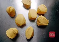 Illustration of how to make pumpkin buns stuffed with shepherd's purse and meat 4