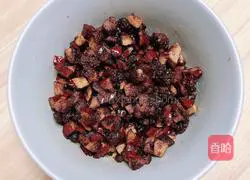 Illustration of how to make red dates and brown sugar steamed buns 9