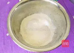 Illustration of how to make carrot steamed buns (little bear head shape) 5