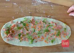 Illustration of how to make colorful flower rolls 5