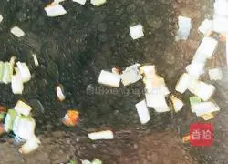 Illustration of how to make egg drop and seaweed soup 6