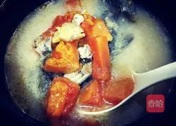 Papaya and crucian carp soup recipe 5