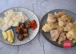 Illustration of how to make bamboo fungus stewed with chicken soup 6