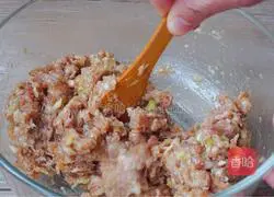 Illustration of how to make coriander meatball soup 9