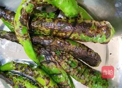 Illustration of how to cook pepper preserved eggs (a Hunan hot girl dish) 2