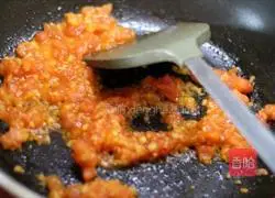 Illustration of how to make three diced tofu soup 5