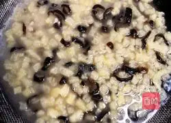 Illustration of how to make sea cucumber, shrimp and clam skin soup 6