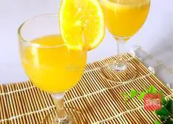 Illustration of how to make freshly squeezed orange juice 8
