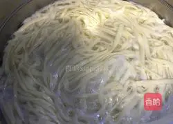 Illustration of hand-rolled braised noodles 11