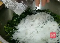 Illustration of how to make a box of leeks that are not hard when cooled 4