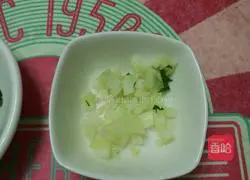 Illustration of how to make beef noodles in clear soup 10