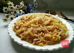 Illustration of how to make stir-fried cabbage and cheese ramen 14