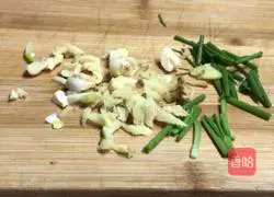 Illustration of how to make beef slices in sour soup 6