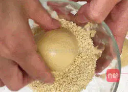 Illustration of how to make garland bread 7