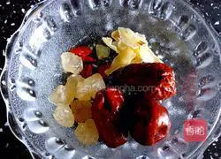 Papaya, Tremella and Lily Soup Recipe Illustration 3