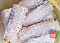 Illustration of how to cook hairtail with sauce 4