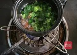 Illustration of how to make beef and egg noodle with mixed vegetables 1