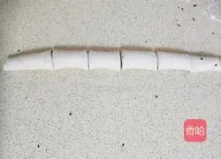 Illustration of how to make green onion rolls 21