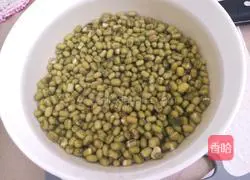 Illustration of how to make mung bean syrup 2