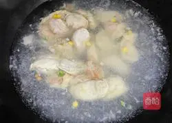 Illustration of how to make vegetable and seafood dumpling soup 2