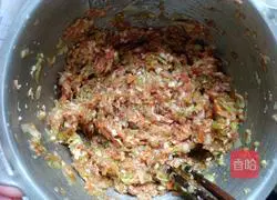 Illustration of how to make seasonal vegetable and fresh meat buns 8