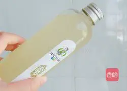 Illustration of how to make homemade lemon enzyme 8