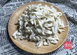 Potato Shredded Pork Noodles - Magic Flour Recipe Illustration 4