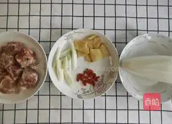 Illustration of how to make white radish and pork ribs soup 1