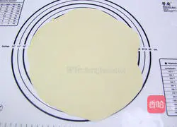 Illustration of how to make crispy cat ears 4