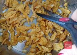 Illustration of how to make ice flower fried buns 1