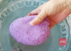 Illustration of how to make purple sweet potato paste lucky bag 5