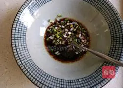 Illustration of how to make meatball noodles in clear soup 6